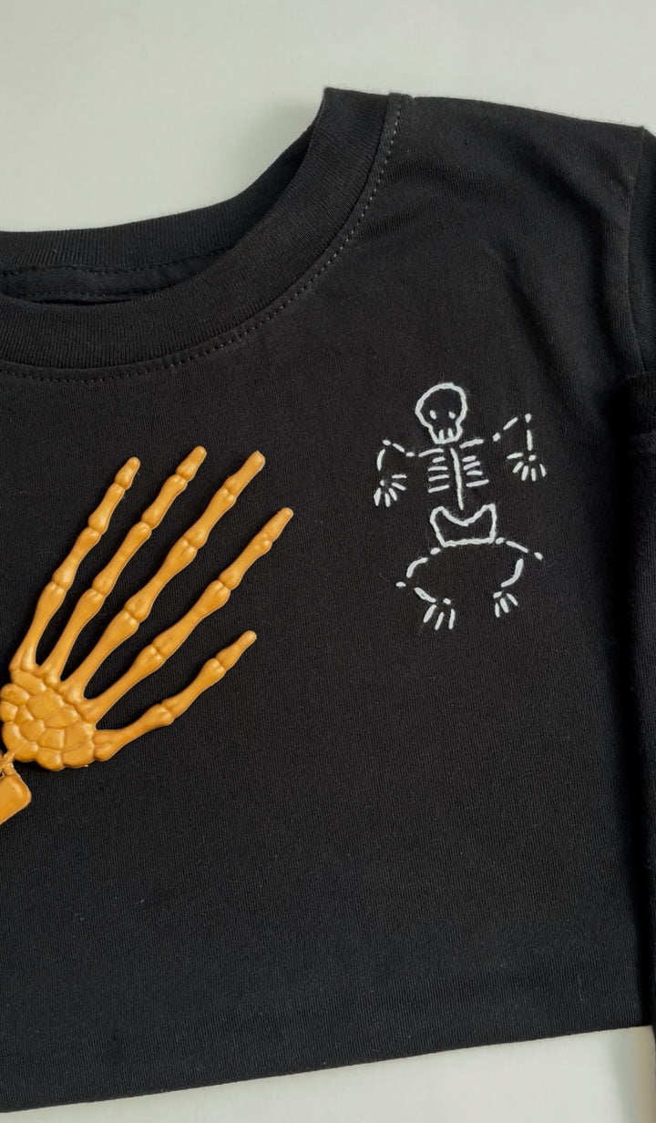 Black skeleton Tee - Hand Embroidered